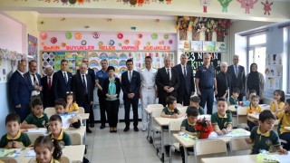 Kdz. Ereğli protokolu öğrencilerin karne heyecanına ortak oldu