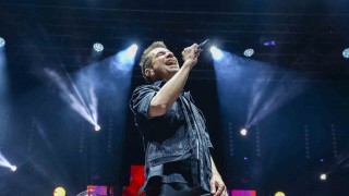 Kenan Doğulu Bursada sahne aldı