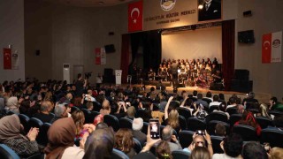 Kiraz Çiçeği Korosu ilk konserini verdi