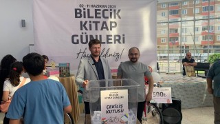 Kitap Kafe açılışında çekilişe katılan şanslı okurlar belirlendi