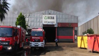 Kocaelide geri dönüşüm tesisindeki yangın kontrol altına alındı