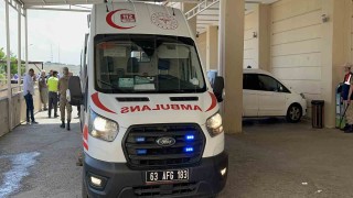 Kontrolden çıkan otomobil bahçe duvarına çarptı: 2 yaralı