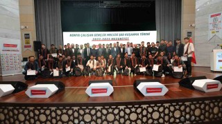 Konya Büyükşehir Belediyesi Çalışan Gençlik Meclisinden mezuniyet ve şed kuşanma töreni