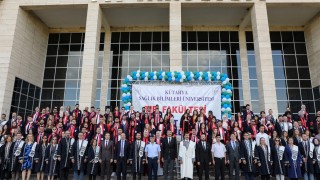KSBÜ Tıp Fakültesinden mezun olan 104 öğrenci törenle hekimlik mesleğine adım attı