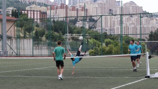 Kurtuluş Kupası Ayak Tenisi Turnuvası kıran kırana geçti