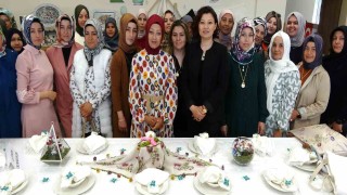 Kütahyada iğne oyası kursiyerlerinin yıl sonu sergisi göz kamaştırdı