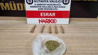 Kütahyada iki kişinin üzerinde uyuşturucu ele geçirildi