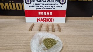 Kütahyada iki şahsın üzerinde uyuşturucu ele geçirildi