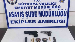 Kütahyadaki uygulamalarda 2 adet ruhsatsız tabanca ele geçirildi