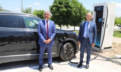 Kütahyanın ilk Trugo şarj istasyonu DPÜye kuruldu