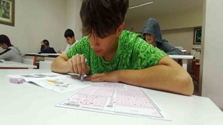 LGS sınavı öncesi anne babalara öğrencilere kaygıyı aşılamadan sınava gönderin tavsiyesi