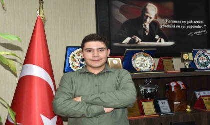 LGS Türkiye birincisi başarısını depremde ölen arkadaşlarına armağan etti