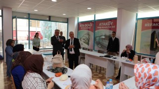 Mahalle kreşlerinde anneler el sanatlarını, çocuklar da eğitimlerini geliştiriyor