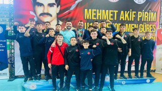 Manisa Güreş Eğitim Merkezi, Rizede Türkiye şampiyonu oldu