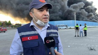 Manisa İtfaiye Daire Başkanı İnal: Alevlerin iş yerlerine sirayet etmemesi için soğutma çalışmaları sürüyor