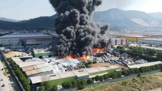 Manisada geri dönüşüm fabrikasında yangın çıktı