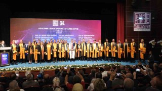 Mardin Artuklu Üniversitesinde cübbe giyme töreni