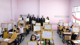 Mardinde 278 bin öğrenci karne sevinci yaşadı