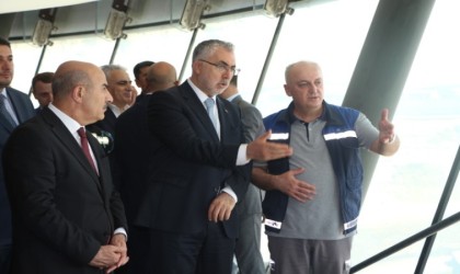 Mardinde ziyaretlerini sürdüren Bakan Işıkhan işçilerle bir araya geldi