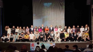 “Masallar Diyarı” ve “Pamuk Prenses” tiyatroları anasınıfı öğrencileri için oynandı