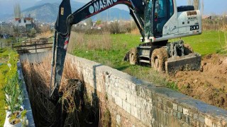 MASKİ, dere temizliklerine ara vermiyor