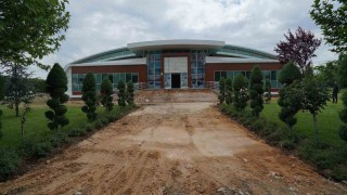 Meram Belediyesi Berlika Parkı içerisindeki spor tesisini baştan sona yeniliyor