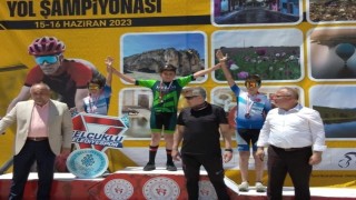 Meram Belediyesporlu bisikletçiden iki şampiyonluk birden