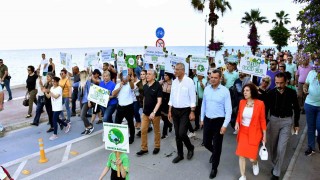 Mersinliler temiz bir çevre için yürüdü