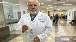 Mesleğinin 40. yılında Prof. Dr. Üstüne ‘Yaşam Boyu Başarı Ödülü