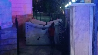 Minareye çıkan şahsı polis ikna etti