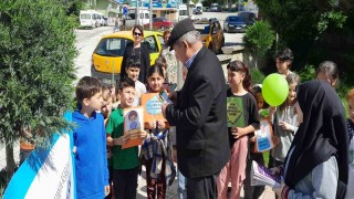 Minikler, büyüklere sigaranın zararlarını anlattı