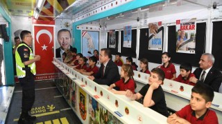 ‘Mobil Trafik Eğitim Tırı Hakkaride