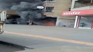 Motosiklet dükkanı cayır cayır yandı: O anlar kameraya yansıdı