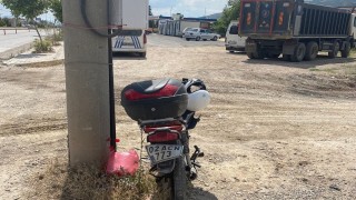 Motosiklet kamyona çarptı: 1 yaralı