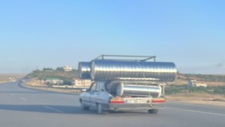 Nakliye kamyonu gibi otomobil