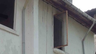 Ocaktan çıkan yangın evi küle çeviriyordu