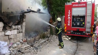 Odunluk yangını korkuttu
