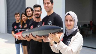 Öğrenciler 3 kilometre irtifaya çıkabilen roket tasarladı