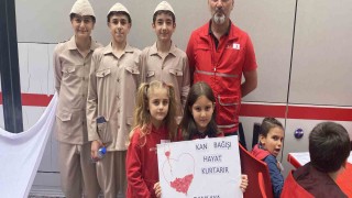 Öğrenciler farkındalık oluşturmak için gösteri yaptı