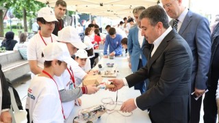 Öğrenciler hazırladıkları projeleri sergiledi