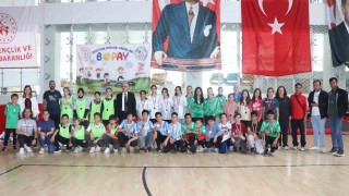 Öğrenciler, parkur yarışlarında eğlenceli vakit geçirdiler