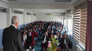 Öğrencilere Bilimin Yıldızları isimli konferans verildi