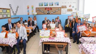 Öğrencilerin karnesi Vali Karadenizden