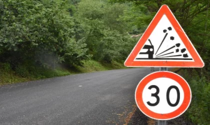 ’Ölüm yolu’nda çalışma başladı, kazalarda ölenlerin yakınları kurban kesti