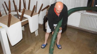 Orduda sağanak etkili oldu: Dere taşkını yaşandı, bazı evleri su bastı