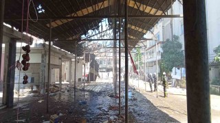 Orduda yıkımı süren işyerinde çıkan yangın söndürüldü