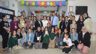 Ortaokul öğrencilerden 300 adet görsel eser