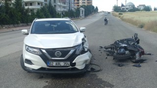 Otomobil ile motosiklet çarpıştı: 1 yaralı