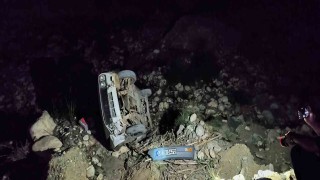 Otomobil şarampole devrildi: 4 yaralı