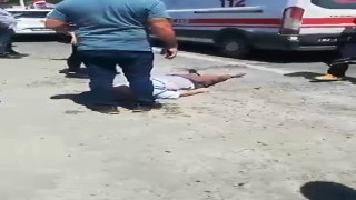 Otomobil yolun karşısına geçmek isteyen yayaya çarptı: 1 yaralı